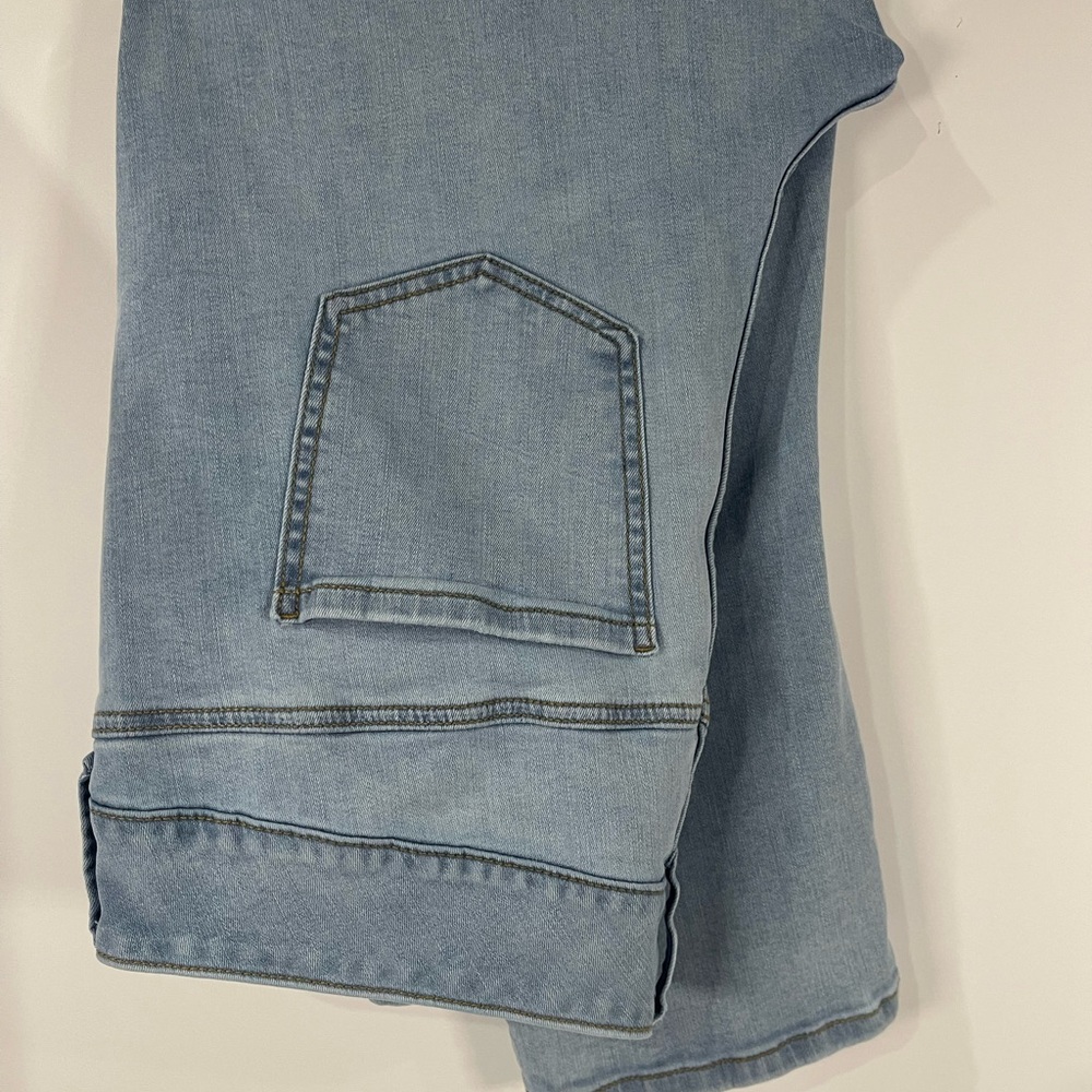 Torrid Blue Bootcut Cropped Jegging  Jeans with Soft Stonewashed Finish